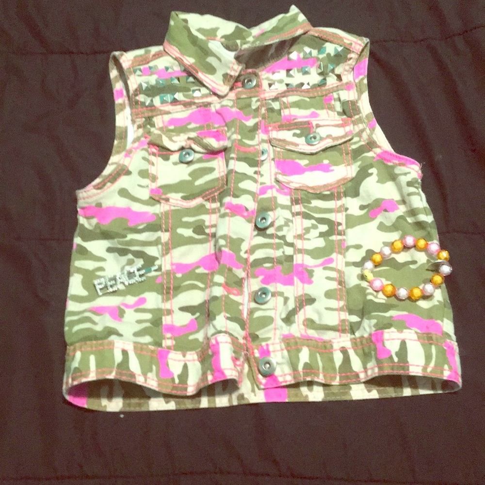 This is a vest for kids and teens